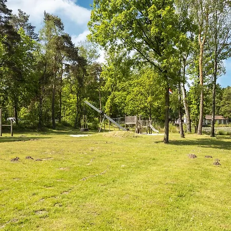 For 12 Guests On Vosseven Stramproy